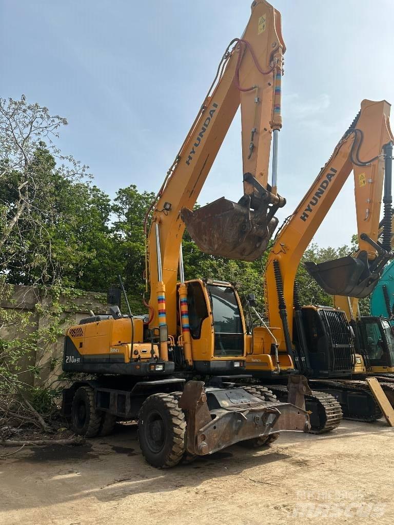 Hyundai R210W-9 Escavatori gommati