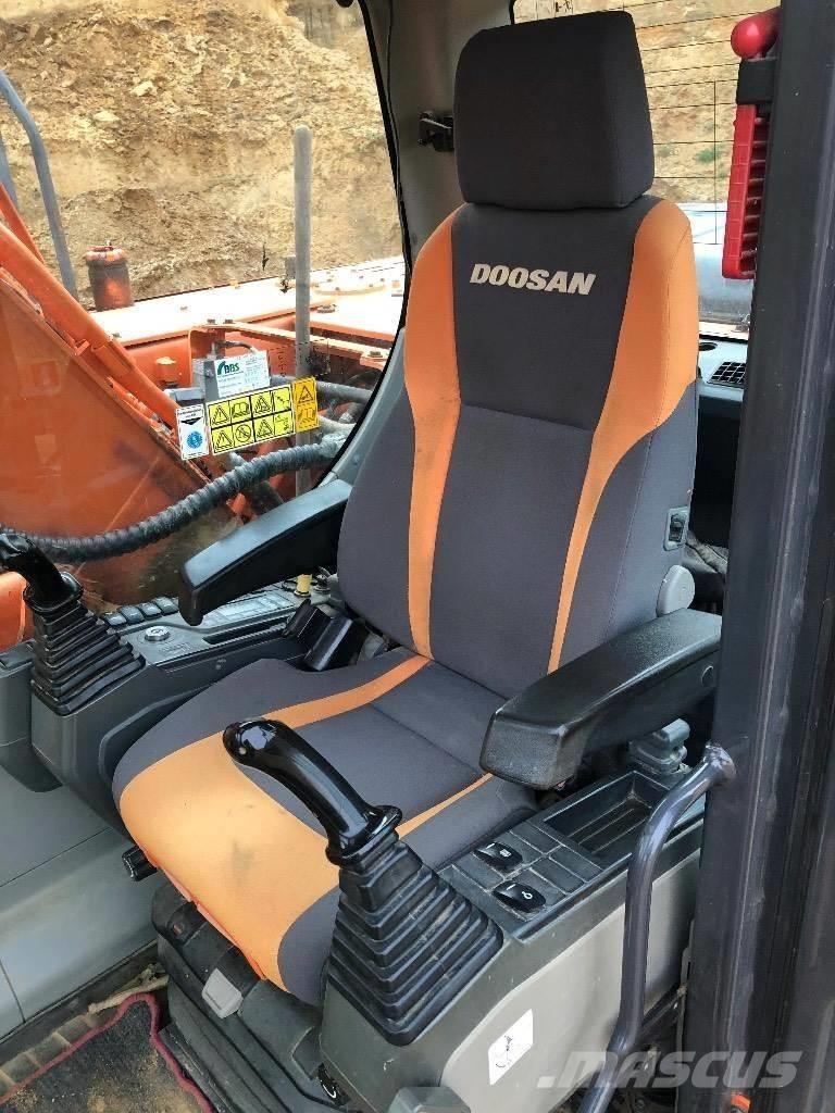 Doosan DX 225 Escavatori cingolati