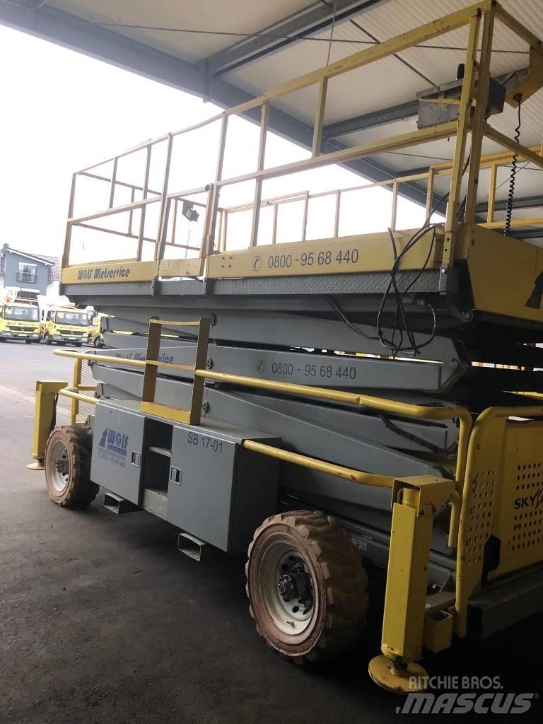 SkyJack SJ 9250 RT Piattaforme a pantografo