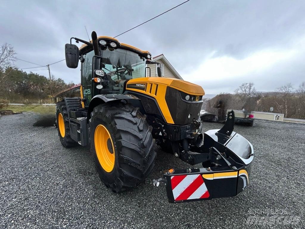 JCB 4220 FASTRAC Trattori