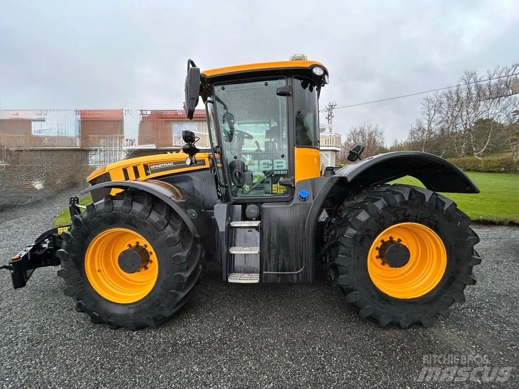JCB 4220 FASTRAC Trattori