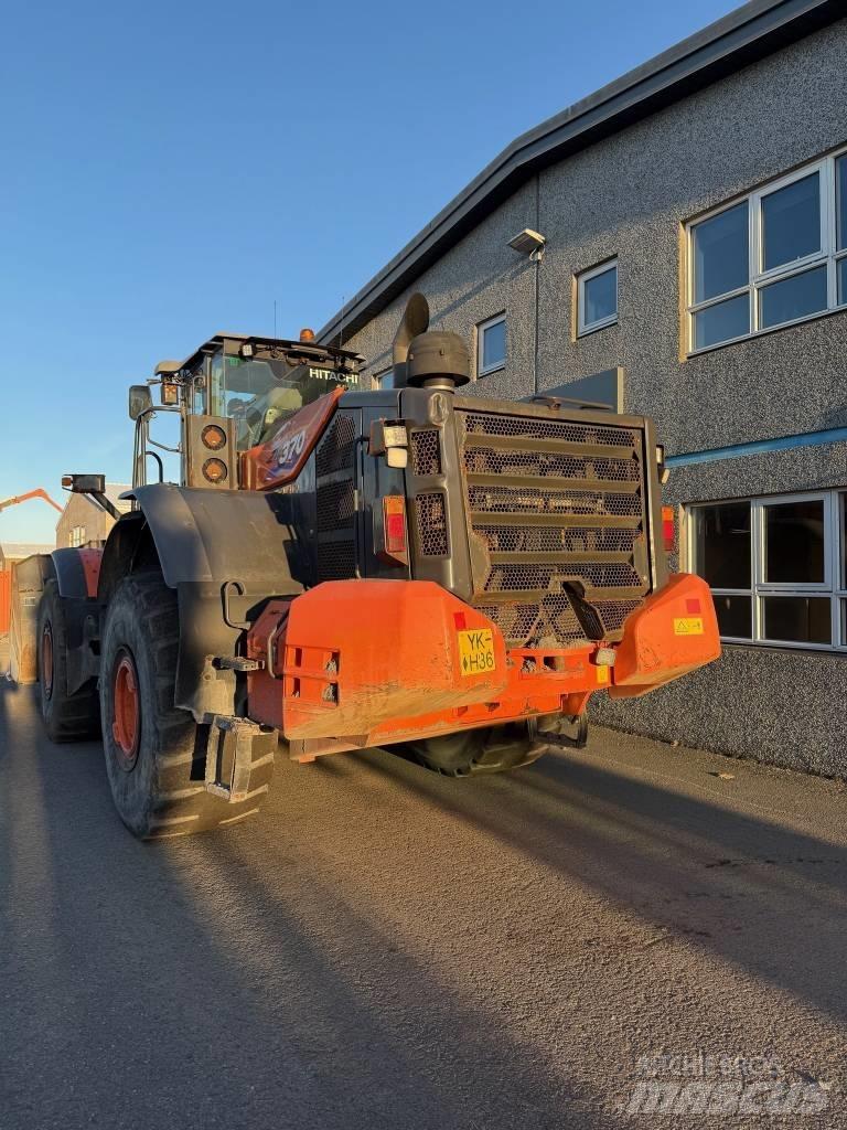 Hitachi ZW 370-6 Pale gommate