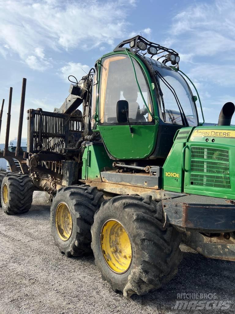 John Deere 1010 E Forwarder