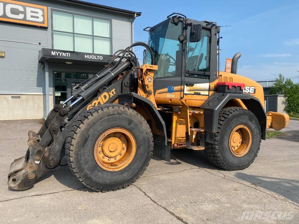 CASE 621 D XT Pale gommate