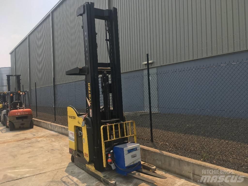 Hyster N35ZDR Carrello retrattile