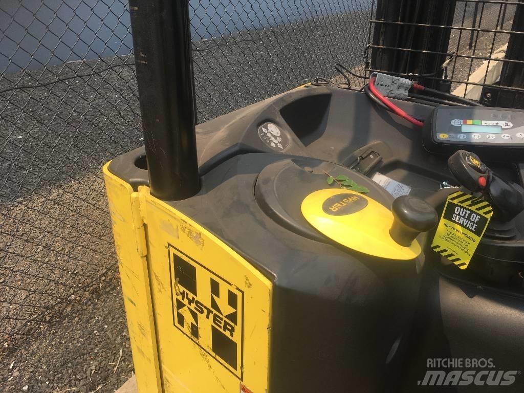 Hyster N35ZDR Carrello retrattile