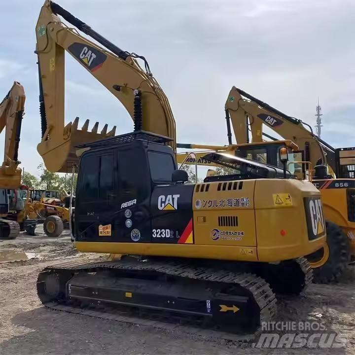 CAT 323 D2L Escavatori cingolati