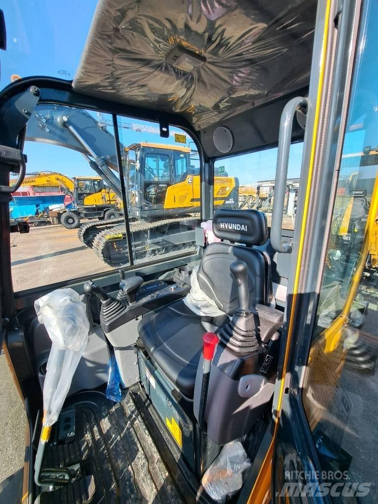 Hyundai R18-9AK Miniescavatori
