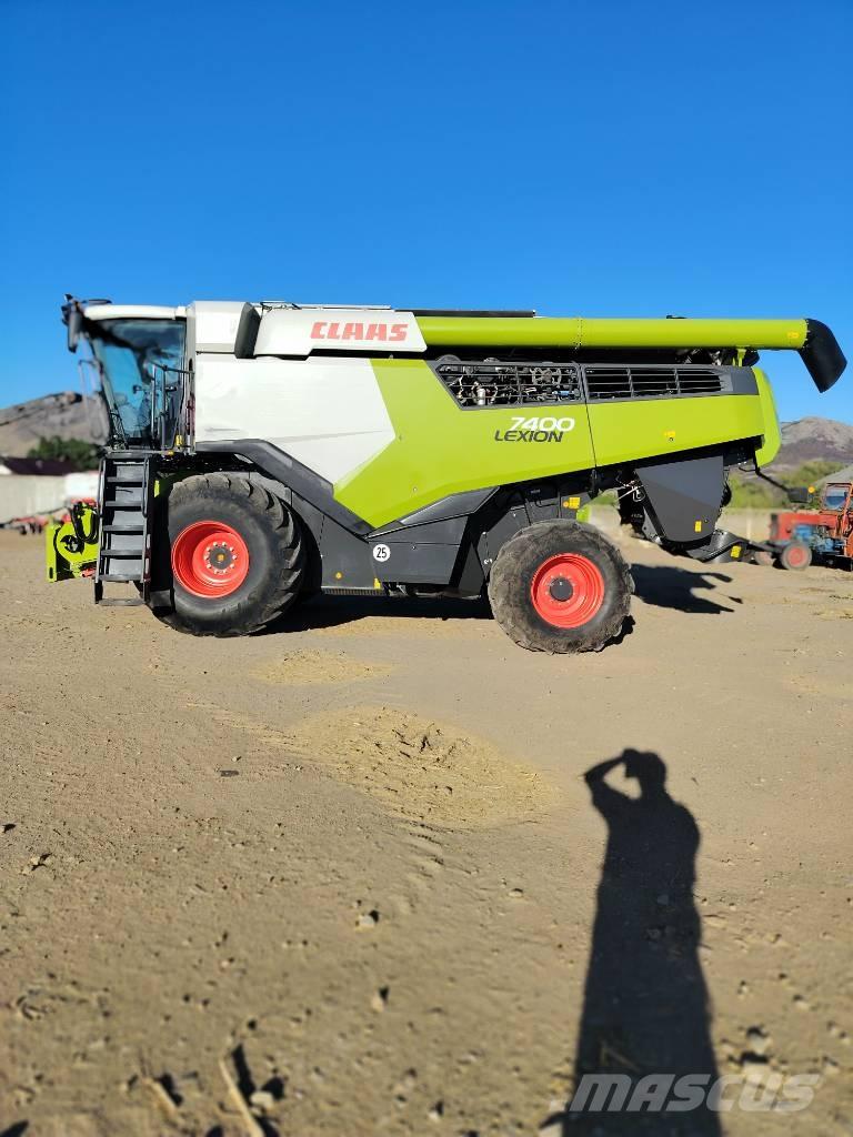 CLAAS Lexion 7400 Mietitrebbiatrici