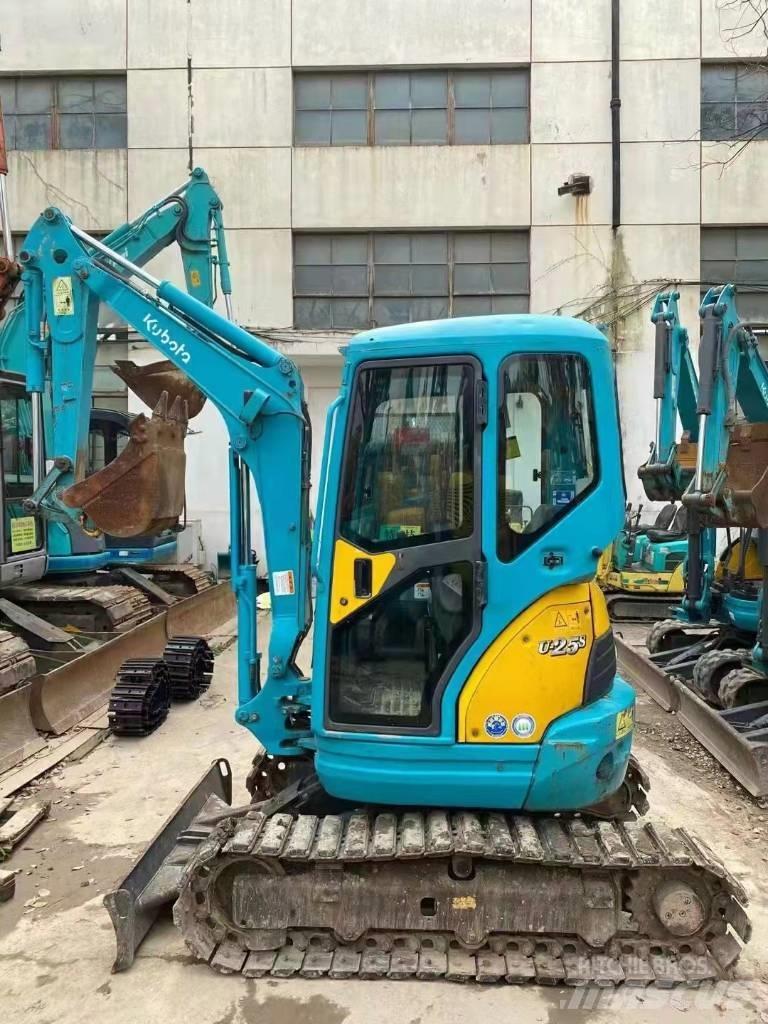 Kubota U 25 Miniescavatori