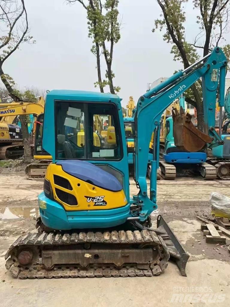 Kubota U 25 Miniescavatori