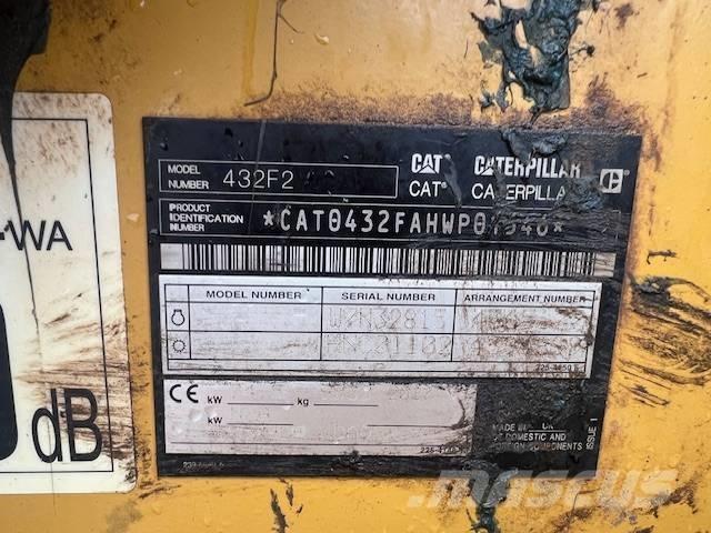 CAT 432 F Terne