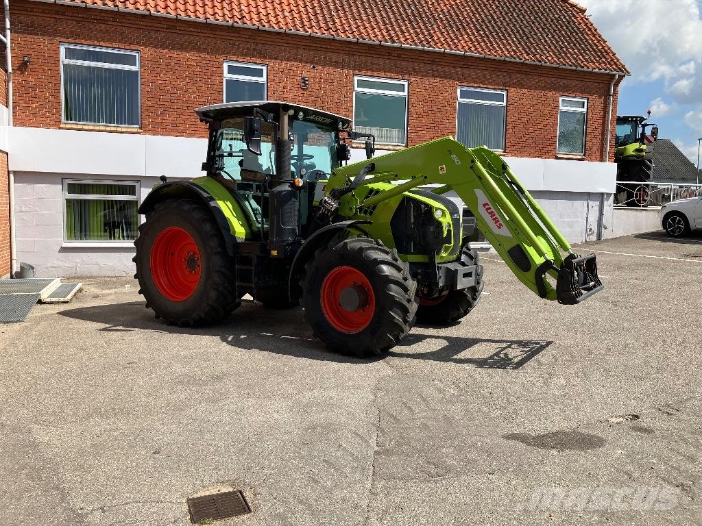 CLAAS Arion 650 CIS+ Trattori
