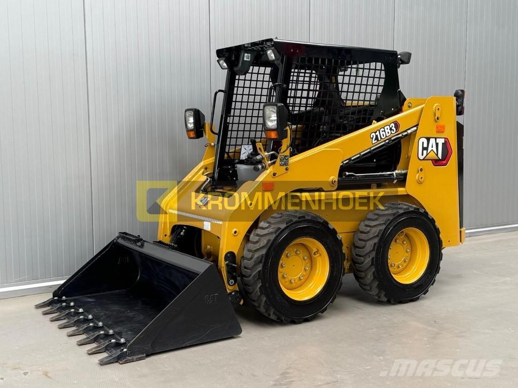 CAT 216 B3 Mini Pale Gommate