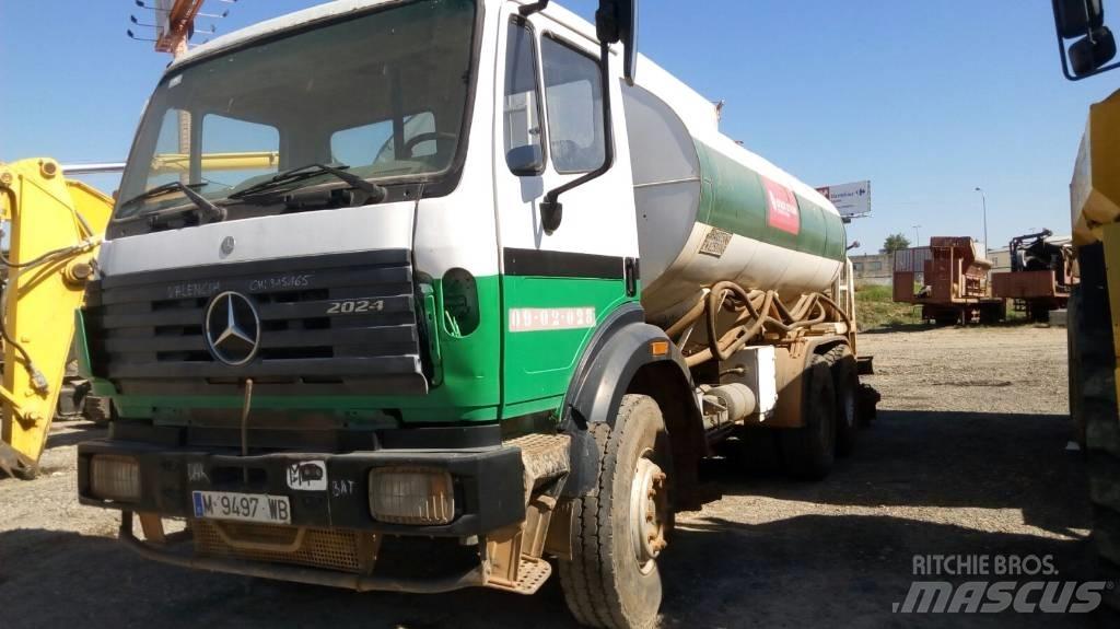 Mercedes-Benz 2024 Camion ribaltabili
