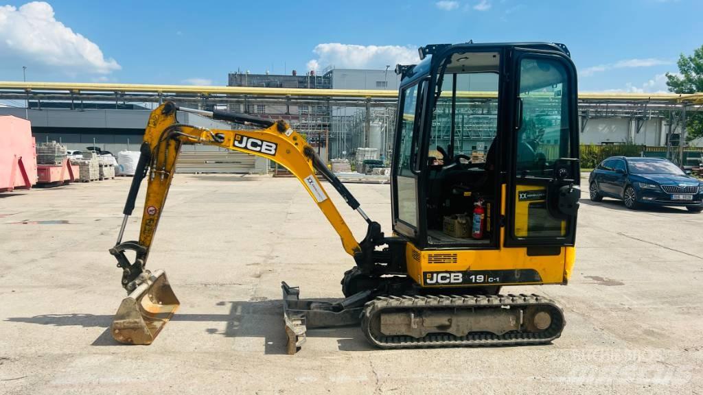 JCB 19 C Miniescavatori