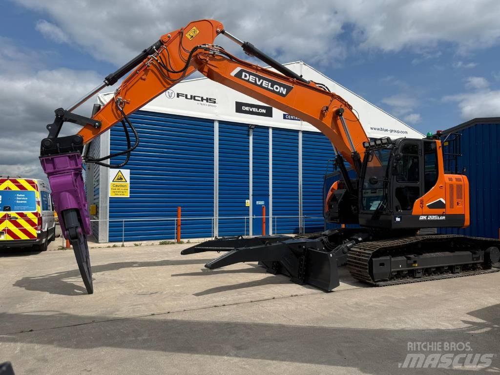 Develon DX 235 LCR-7 Escavatori cingolati