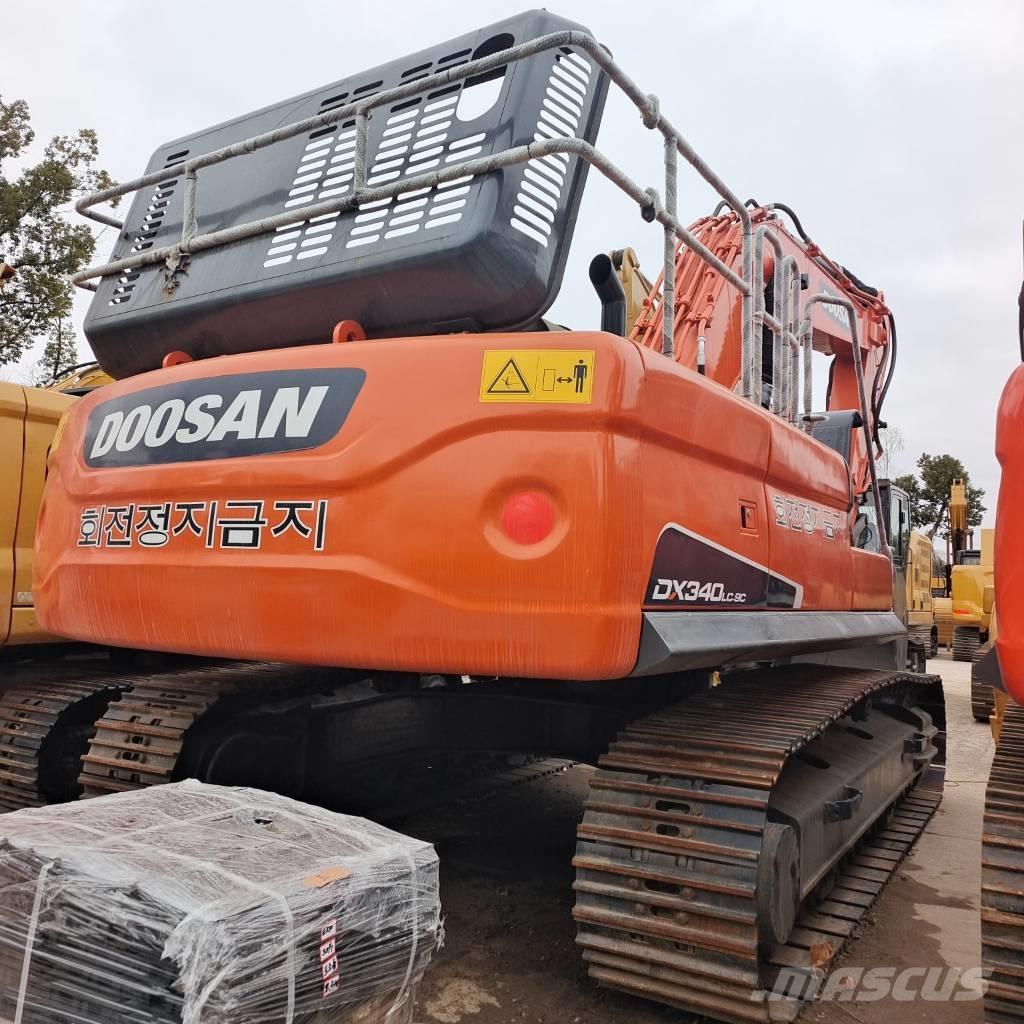 Doosan DX300LC-9C Escavatori cingolati