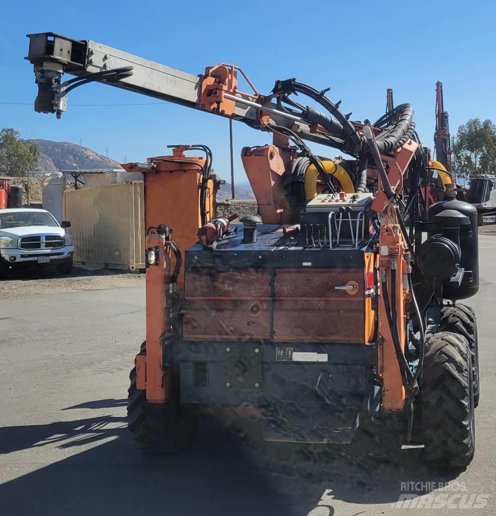 Sandvik DC 300 Perforatrici di superficie