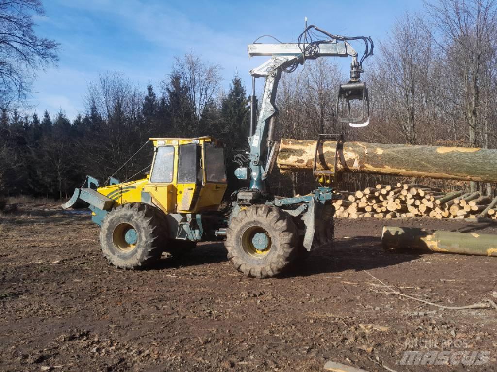 HSM 904 Trattori Forestali