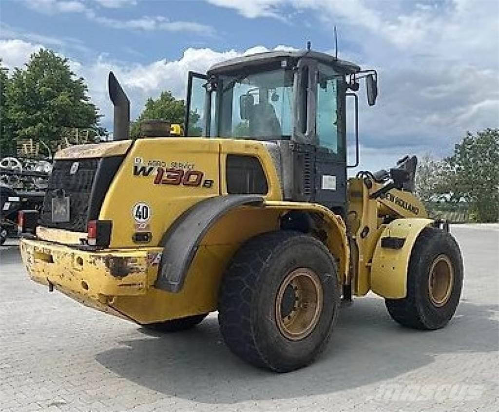 New Holland W 130B Pale gommate
