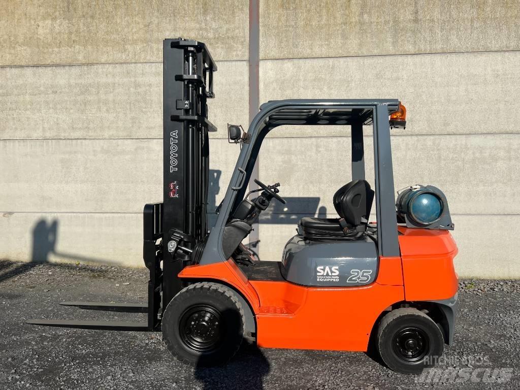 Toyota 42-7FGF25 Carrelli elevatori GPL