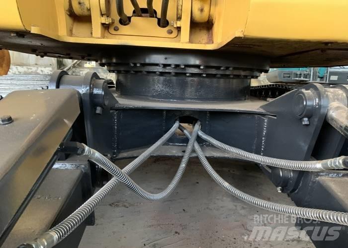 Komatsu PC138 Escavatori cingolati