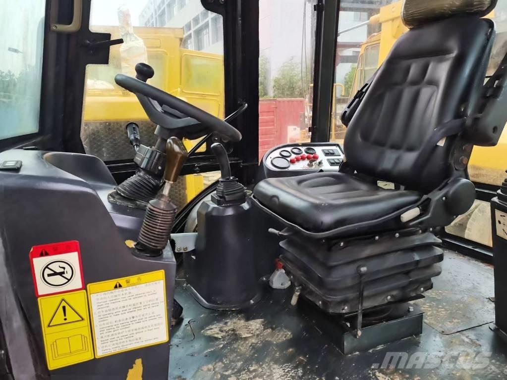 CAT 420F Terne