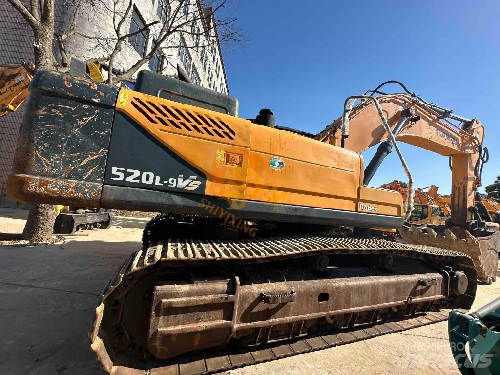 Hyundai Robex 520 VS Escavatori cingolati