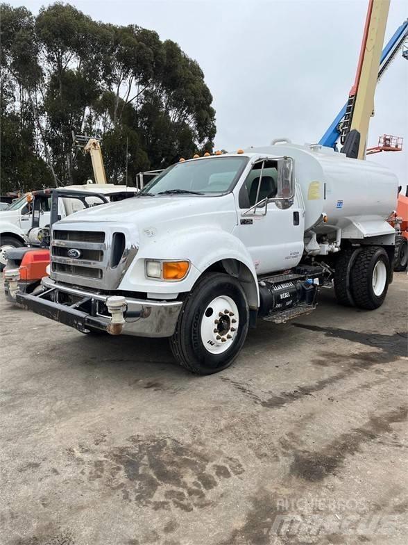 Ford F750 Cisterna