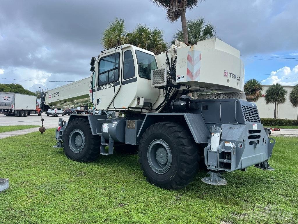Terex RT 230-1 Gru per terreni difficili
