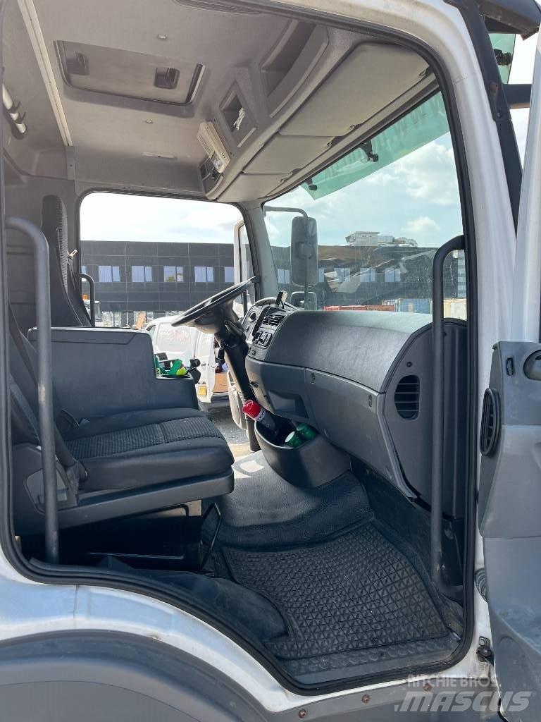 VERSALIFT VT-66-LF Piattaforme autocarrate