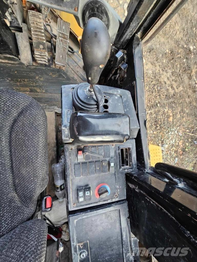 CAT 938 G II Pale gommate