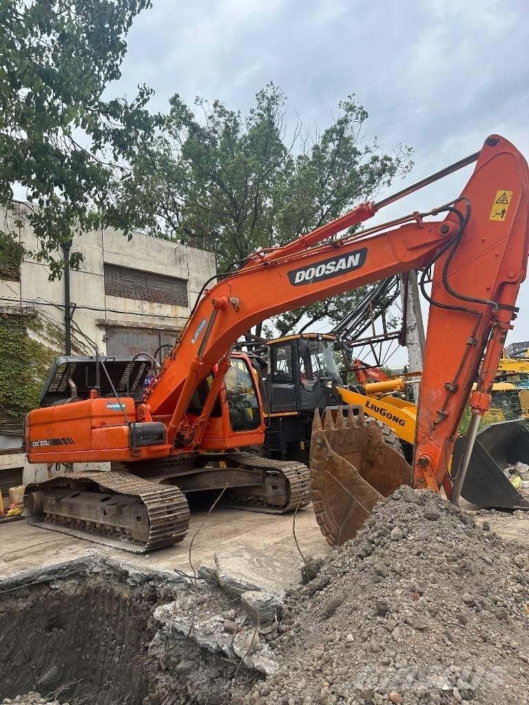 Doosan DX300 Escavatori cingolati
