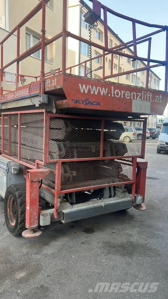 SkyJack SJ 9250 Montacarichi da cantiere
