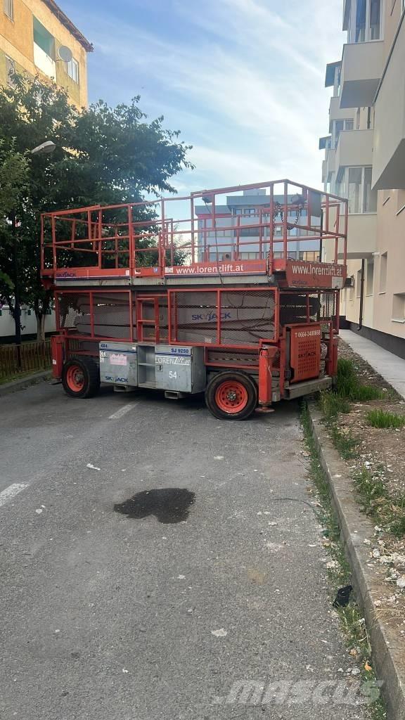 SkyJack SJ 9250 Montacarichi da cantiere
