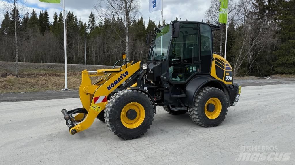 Komatsu WA 80 M Pale gommate
