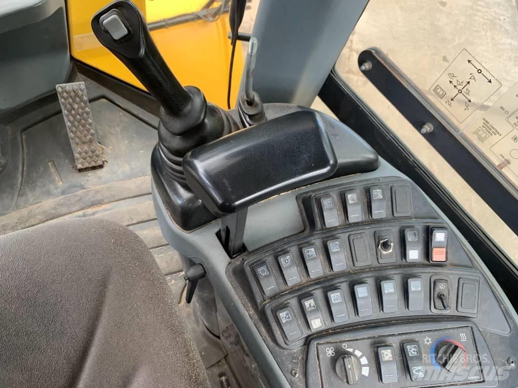 New Holland W 130 C Pale gommate