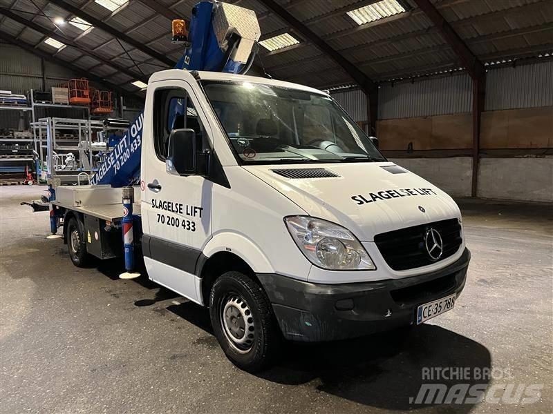 Palfinger P 260 B Piattaforme autocarrate