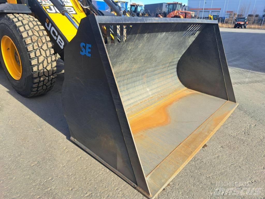 JCB 413 Pale gommate