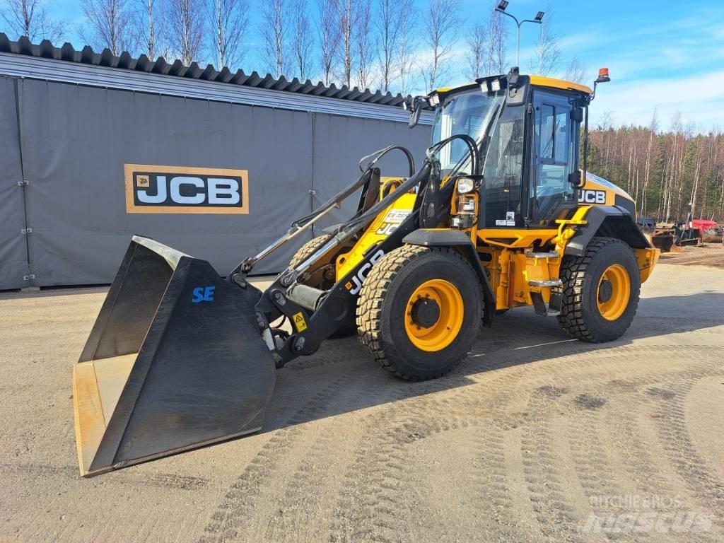 JCB 413 Pale gommate
