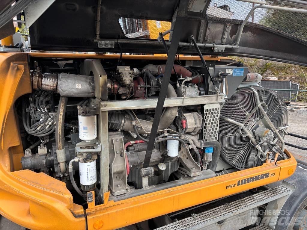 Liebherr A 914 Escavatori gommati