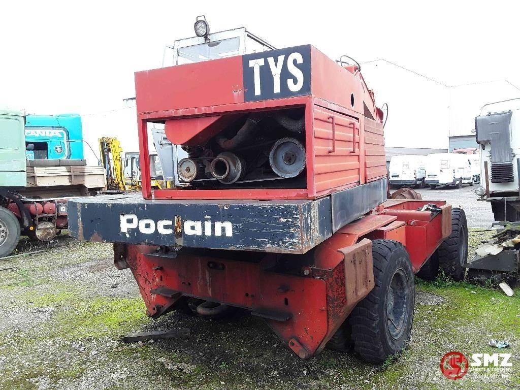 Poclain Machine Pale gommate