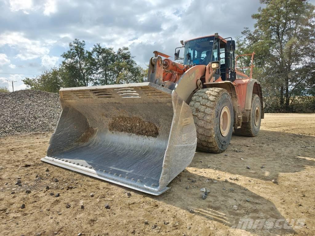 Doosan DL 550-5 Pale gommate