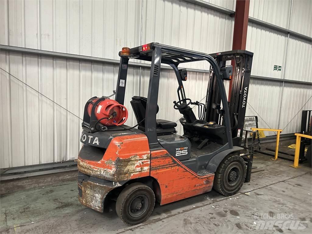 Toyota 02-8FGF25 Carrelli elevatori GPL
