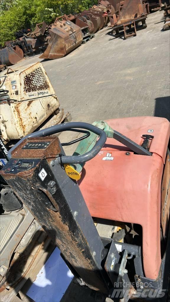 Husqvarna LG504 Vibratori