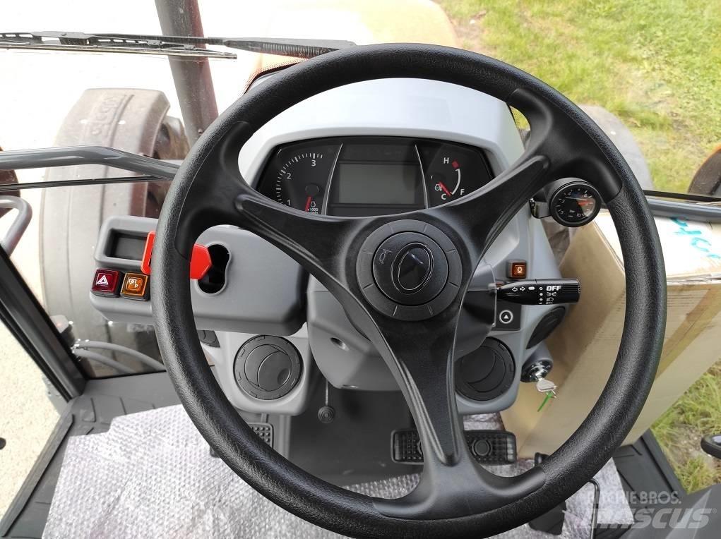 Kubota M4073 Trattori