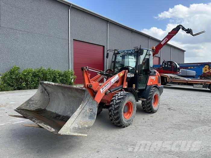 Kubota R065W Pale gommate