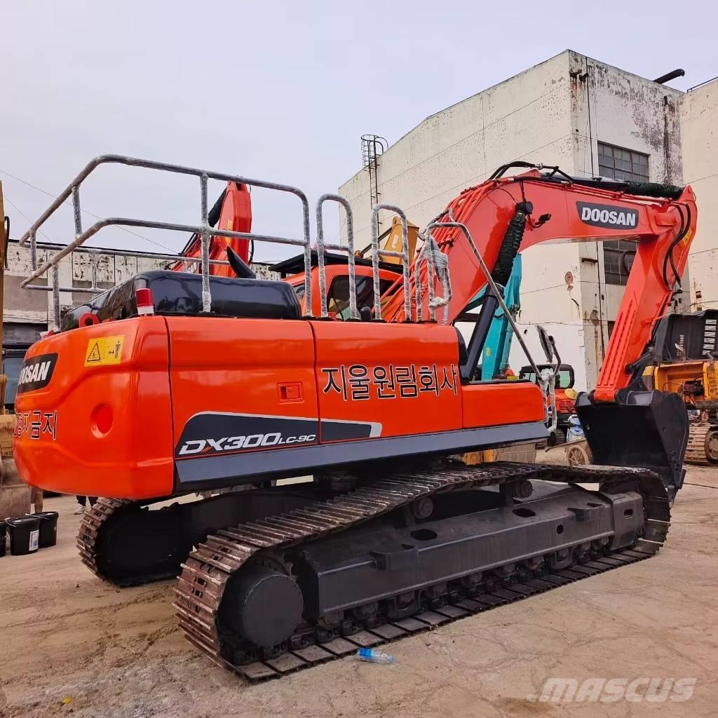 Doosan DX 300 Escavatori cingolati