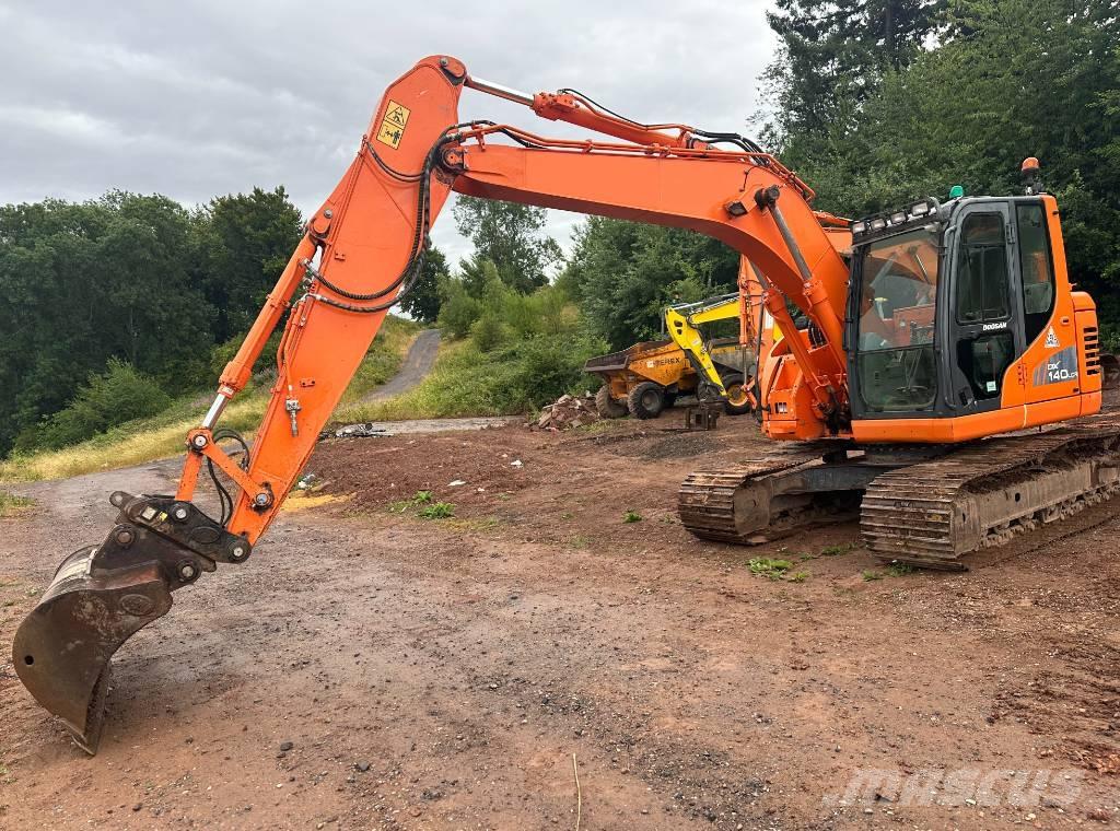 Doosan DX 140 LCR-3 Escavatori cingolati